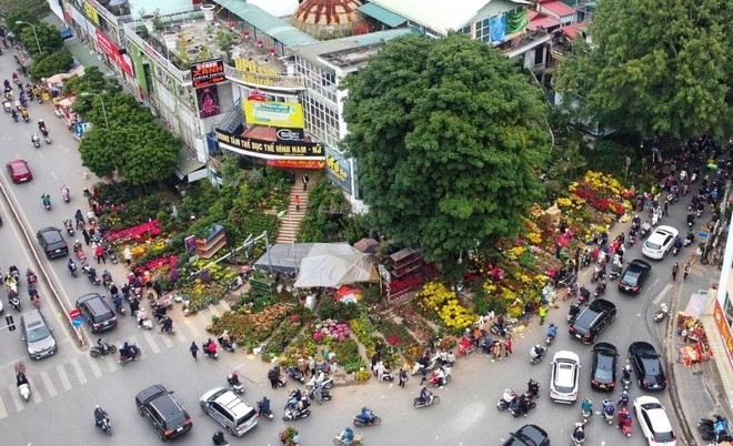 Hàng nghìn du khách ‘xông đất’ Đà Nẵng dịp năm mới Giáp Thìn 2024
