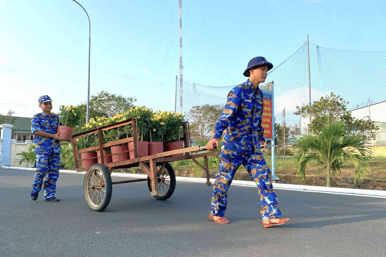 Vùng 5 Hải quân: Vui Xuân, đón Tết, sẵn sàng chiến đấu cao