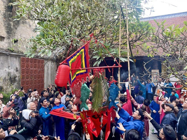 Cây nêu ngày Tết: Phong tục cổ truyền của người Việt