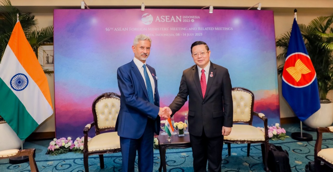Ngoại trưởng Ấn Độ S Jaishankar gặp Tổng thư ký ASEAN Kao Kim Hourn ngày 12/7/2023 tại Jakarta, Indonesia. (Nguồn: X)