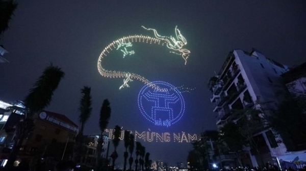 2024 drones light up Hanoi’s night sky on New Year’s Eve