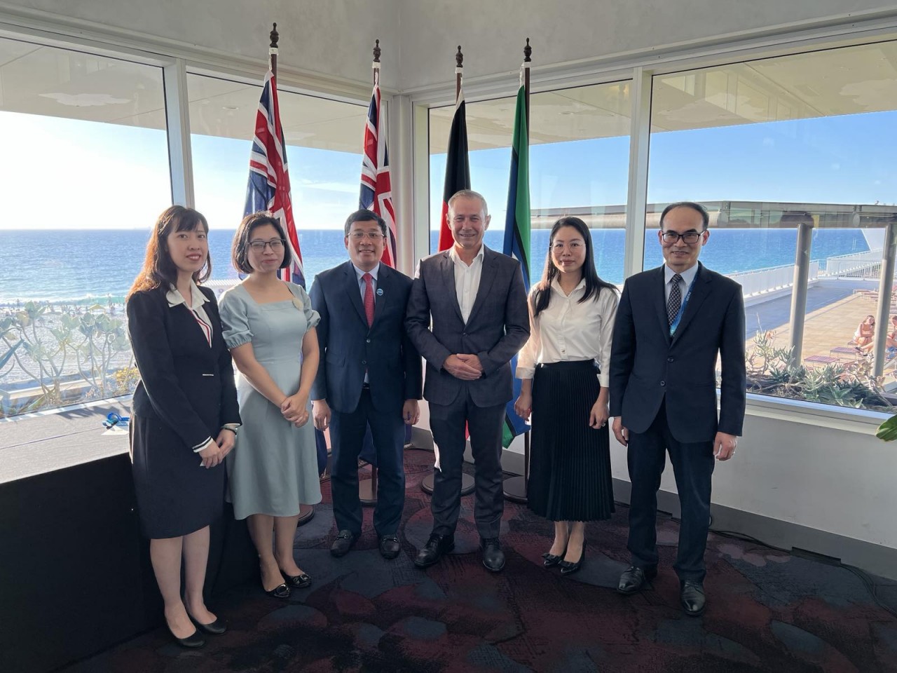 Thứ trưởng Thường trực Bộ Ngoại giao Nguyễn Minh Vũ gặp Thủ hiến bang Tây Australia dự Hội nghị Ấn Độ Dương lần thứ 7