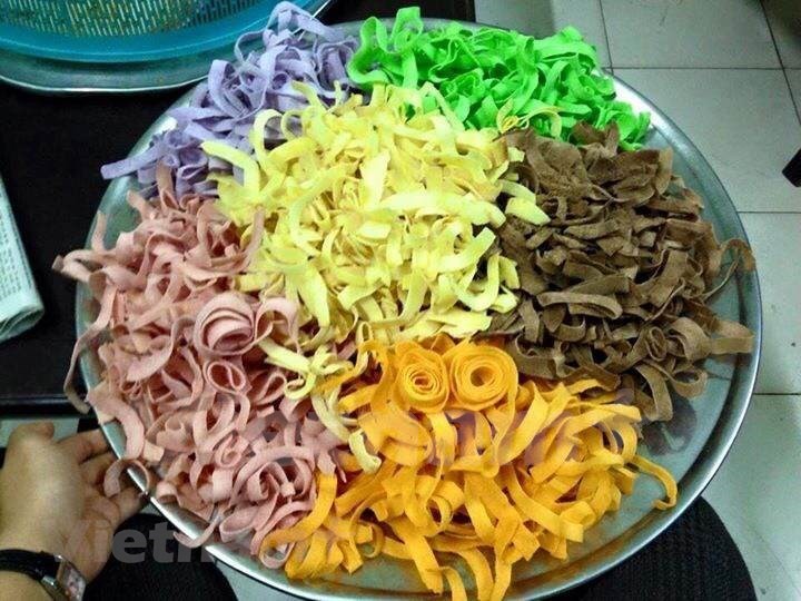 Candied coconut ribbons - An indispensable snack on Tet holiday Candied coconut ribbons - An indispensable snack on Tet holiday