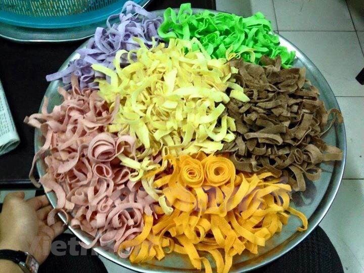 Candied coconut ribbons - An indispensable snack on Tet holiday