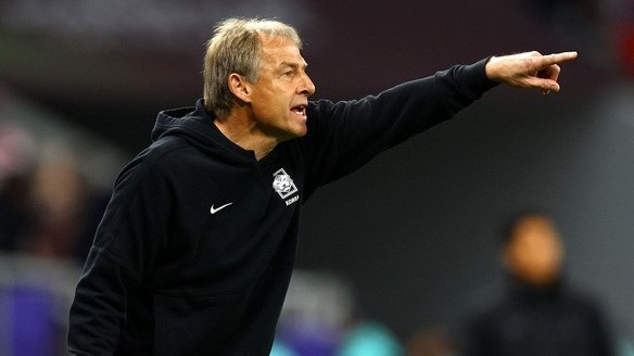 Asian Cup 2023: Khiến dư luận Hàn Quốc sôi sục, HLV Klinsmann khẳng định không từ chức