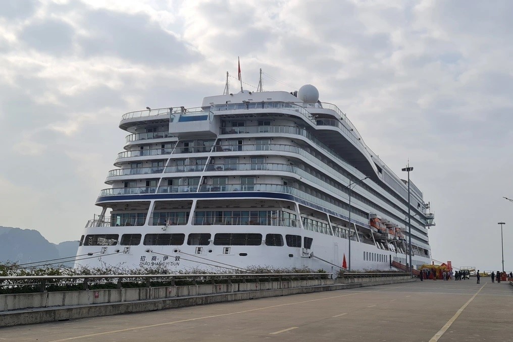 Cảng tàu khách Quốc tế Hạ Long đón chuyến tàu biển du lịch quốc tế đầu tiên trong năm Giáp Thìn