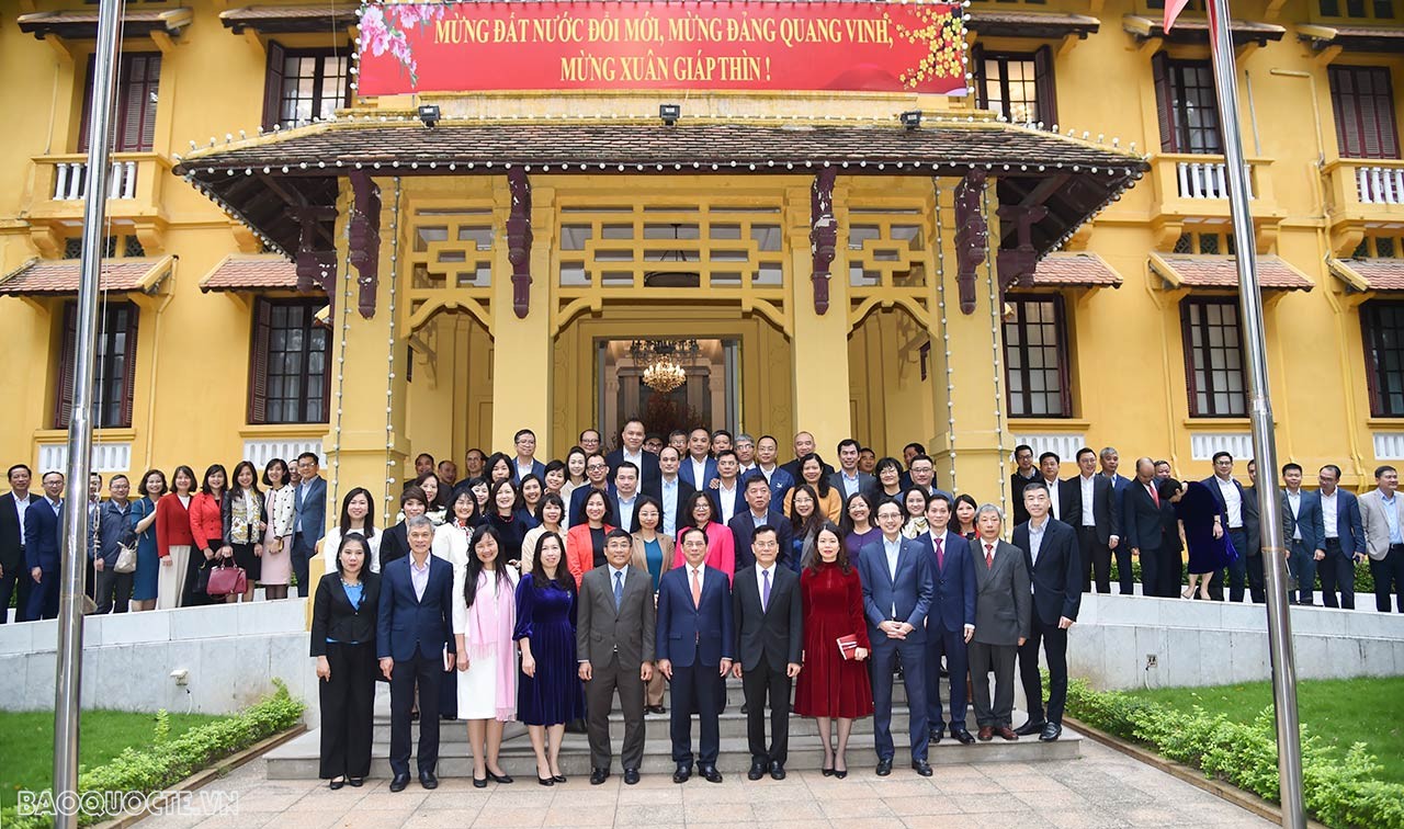 Diplomatic sector determines to achieve new accomplishments in 2024: Minister Bui Thanh Son