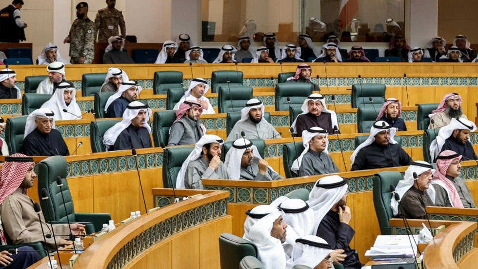 Hoàng gia Kuwait cáo buộc Quốc hội vi phạm Hiến pháp