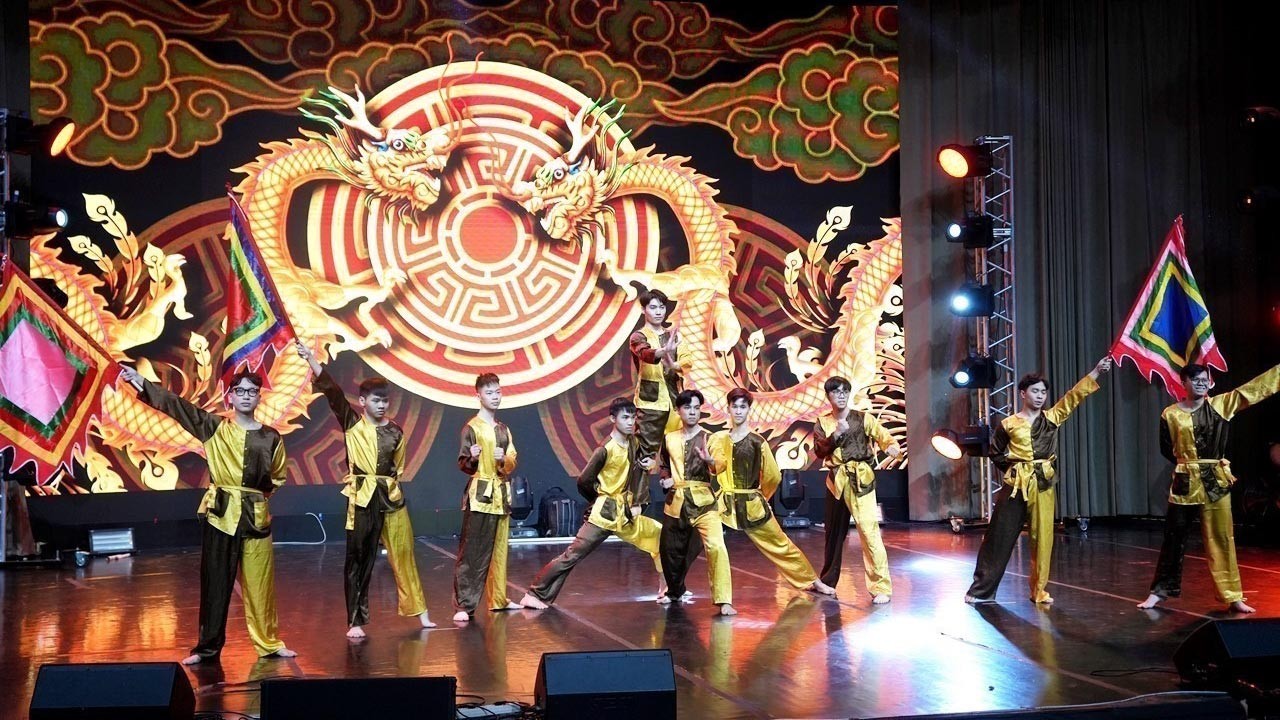 Quảng bá văn hóa truyền thống Việt Nam tại Nga dịp Xuân Giáp Thìn 2024. Tiết mục múa mở màn Chương trình. (Nguồn: TTXVN)
