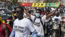 Sau hai tuần 'căng như dây đàn', tình hình Senegal có dấu hiệu dịu lại cùng lời hứa của Tổng thống