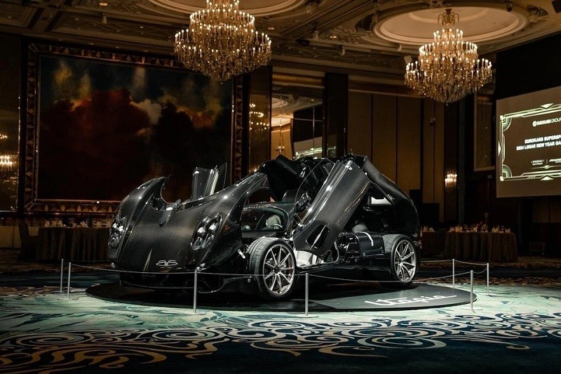 Cận cảnh siêu xe Pagani Utopia giá hơn 2,2 triệu USD đầu tiên tại Singapore