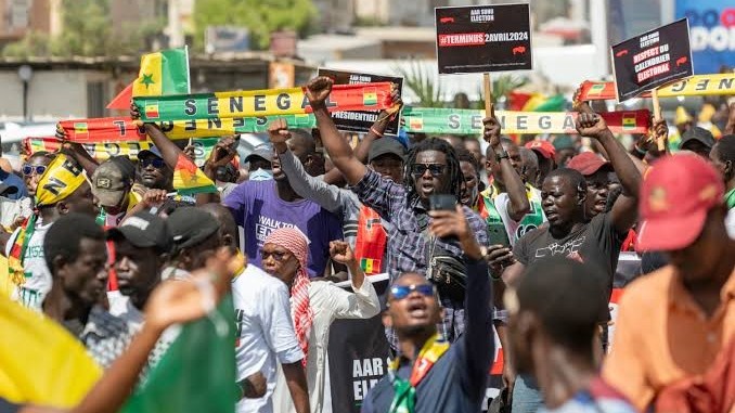 Đa số ứng viên Tổng thống Senegal đồng lòng yêu cầu hạn chót bầu cử, phe đối lập 'đòi người'