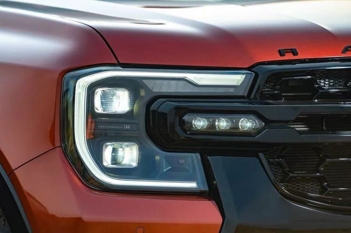 Đại lý nhận cọc Ford Ranger Stormtrak 2024, giá dự kiến từ 870 triệu đồng