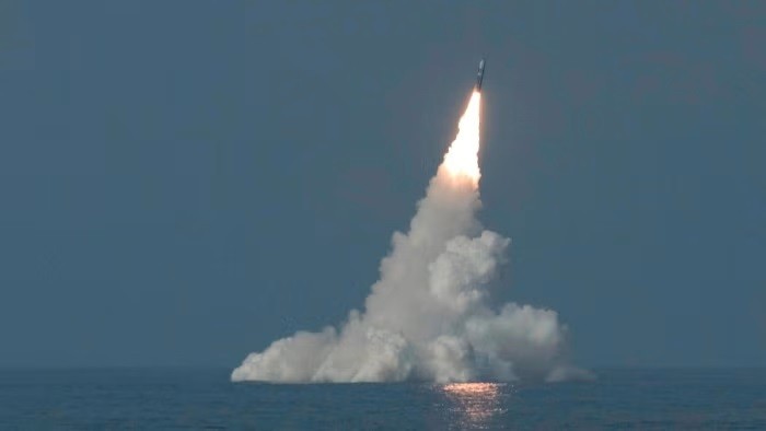 Thử nghiệm tên lửa lại thất bại, Anh vững tin năng lực 'đáng gờm' của hệ thống răn đe hạt nhân. Financial times)