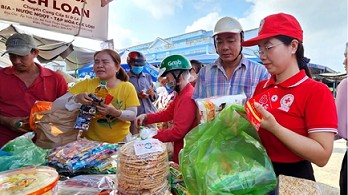 Nearly 42 million USD raised to bring warm Tet to disadvantaged people: Red Cross Society