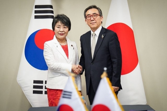 Ngoại trưởng Hàn Quốc và Nhật Bản hội đàm