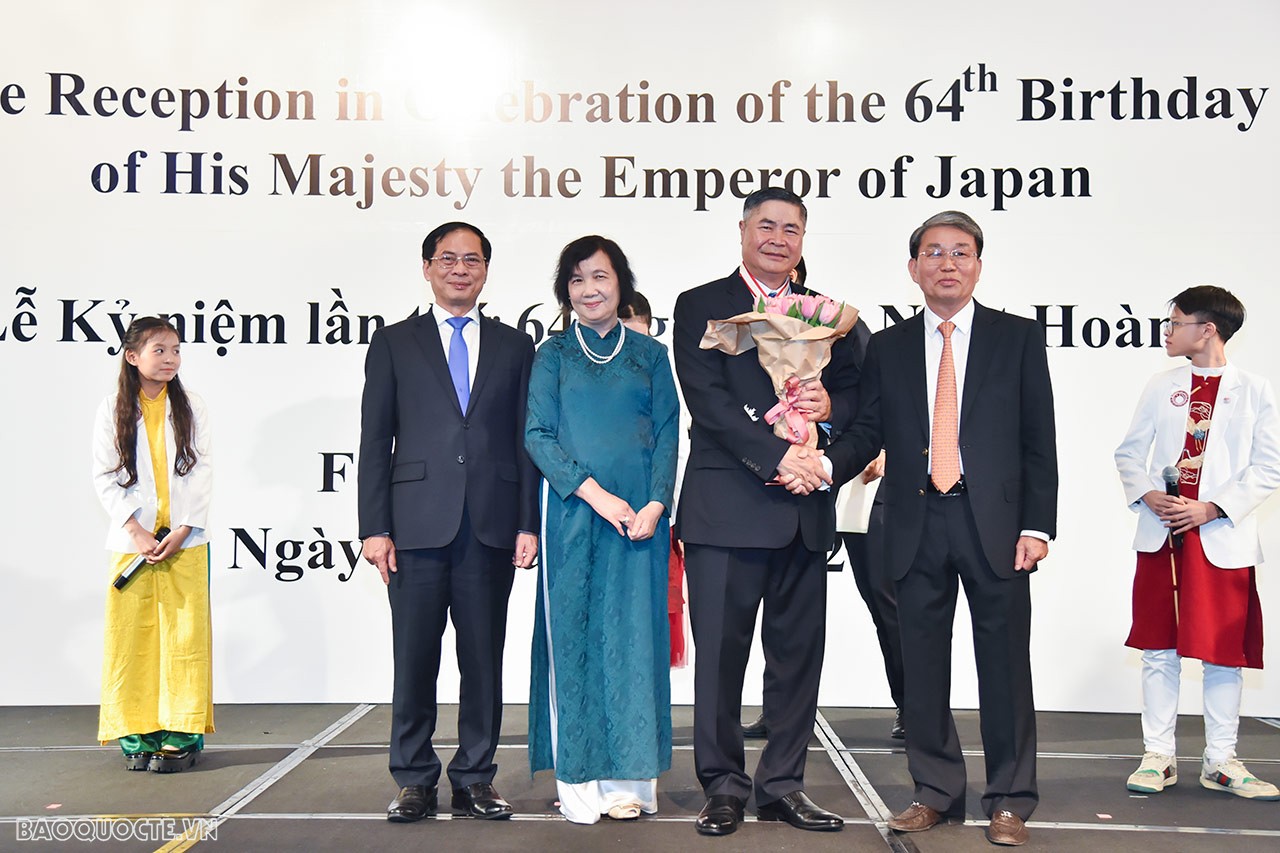 Bày tỏ xúc động được đón nhận Huân chương Mặt trời mọc, Đại sứ Đoàn Xuân Hưng chân thành gửi lời cảm ơn đến Nhà Vua và Chính phủ Nhật Bản đã dành cho ông vinh dự này.