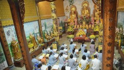 Cộng đồng người Việt tại Lào giữ gìn văn hóa truyền thống tại Lễ Thượng nguyên - Rằm tháng Giêng