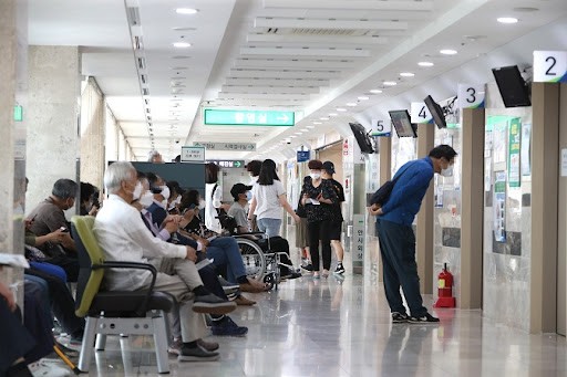 Hàn Quốc: 'Bão' đình công của bác sĩ nội trú càn quét, y tế Hàn Quốc chìm trong hỗn loạn, cơ quan quản lý thảm họa họp khẩn