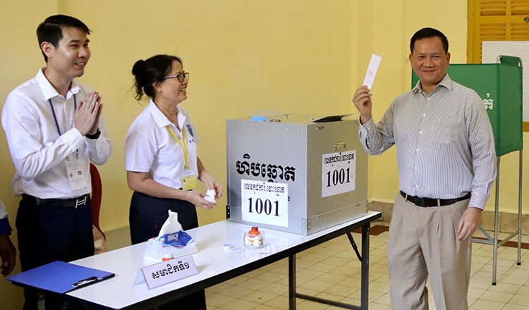 Thủ tướng Campuchia Hun Manet tham gia bầu cử ngày 25/2 ở Phnom Penh. (Nguồn: Khmer times)