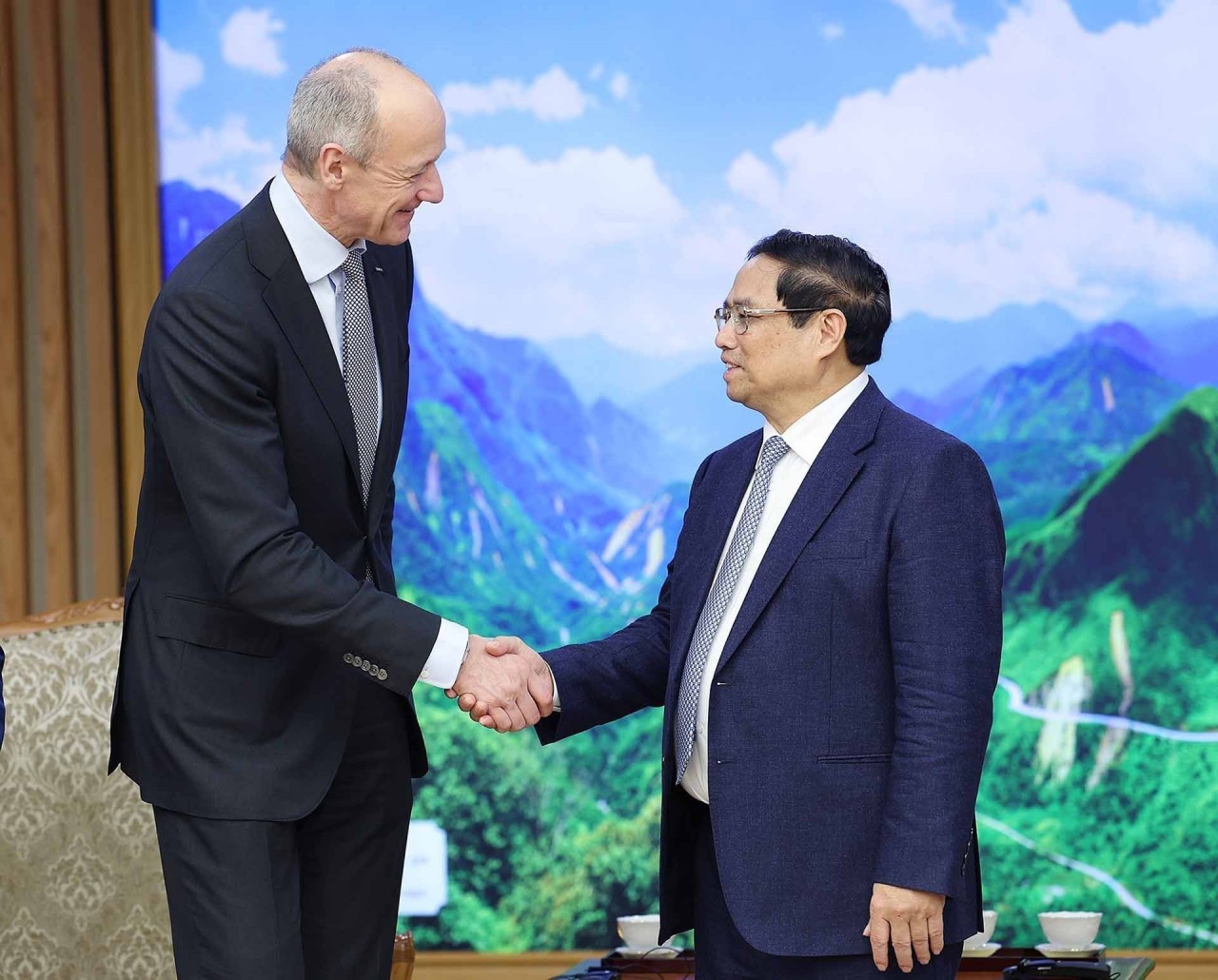 PM Pham Minh Chinh receives President and CEO of Siemens in Hanoi