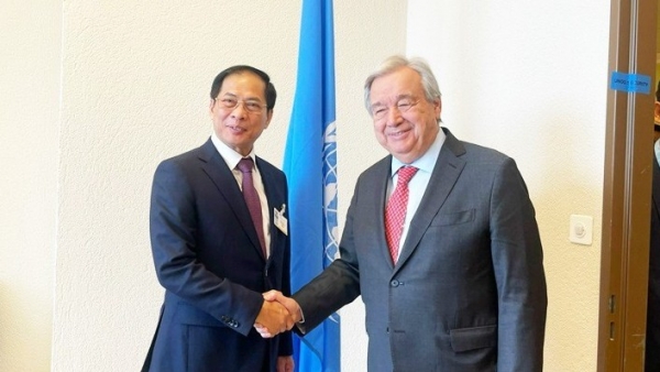 FM Bui Thanh Son meets UN Secretary General, foreign counterparts in Geneva