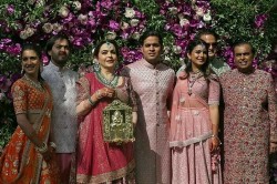 Ấn Độ: Tỷ phú Mukesh Ambani tổ chức bữa tiệc xa hoa trước đám cưới con trai