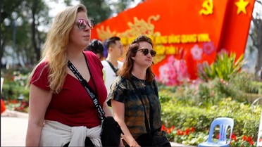 Vietnam welcomes over 8.8 million foreign tourists in six months, Europe becomes key source of tourists