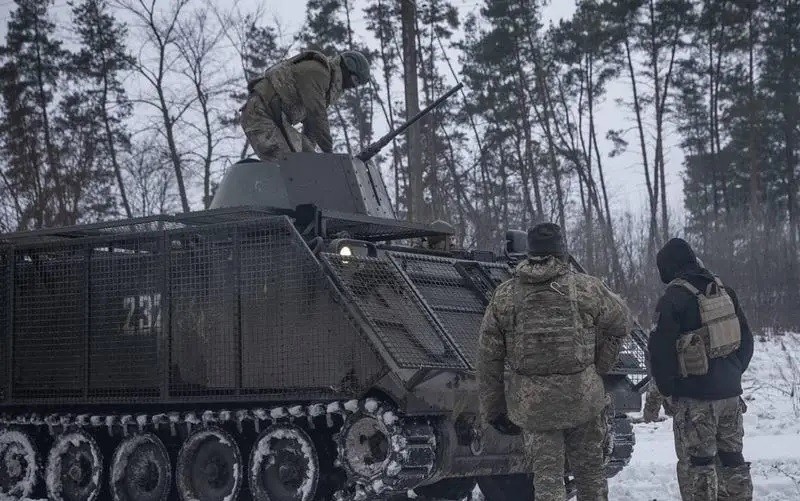 Tình hình Ukraine: Ảm đạm vì thiếu vũ khí, tướng quân đội thừa nhận những 'tính toán sai'; Canada đã điều động không quân?