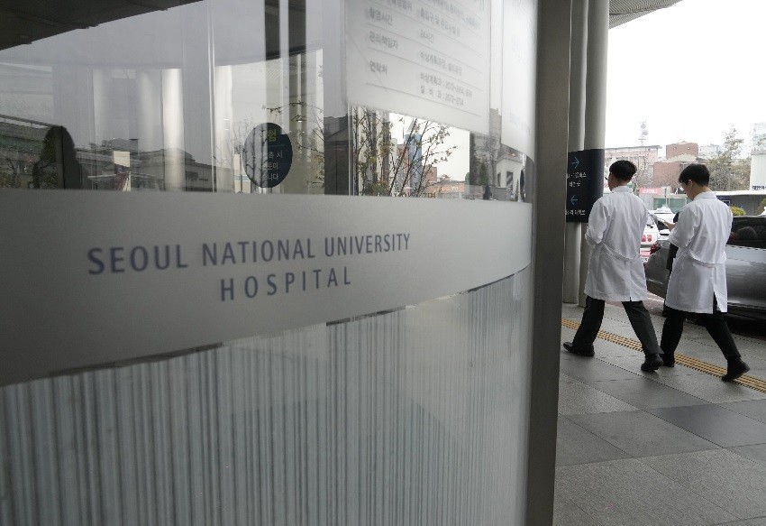 Khủng hoảng y tế Hàn Quốc: 'Phe' đình công cứng rắn sau hạn chót, lãnh đạo các bệnh viện gửi 'tâm thư' tới các bác sĩ thực tập