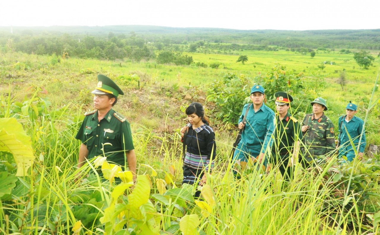 Bộ đội Biên phòng Gia Lai phối hợp các lực lượng tuần tra bảo vệ biên giới.