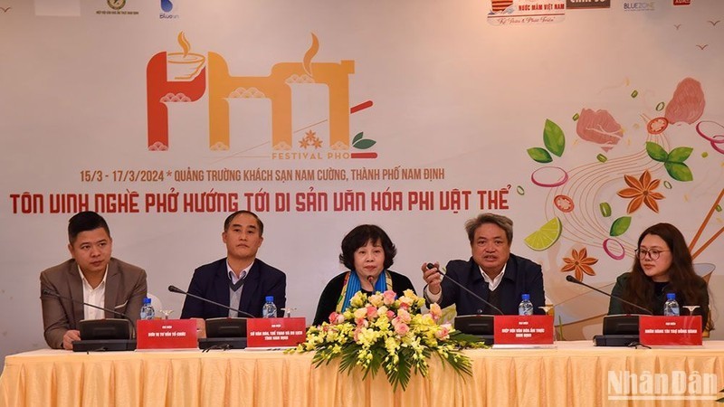 The Organising Board informing about the Festival Phở 2024 (Photo: dantri)