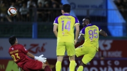 Hà Nội FC thắng Khánh Hòa, Quảng Nam hòa Bình Định khi Đình Bắc trở lại