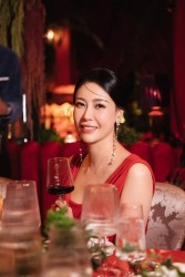 Sao Việt: Hoa hậu Hà Kiều Anh khoe sắc vóc gợi cảm, Hiền Thục rạng rỡ qua ống kính con gái