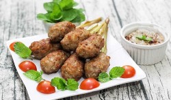 Giá heo hơi hôm nay 2/8: Miền Bắc tăng nhẹ, miền Nam đi ngang