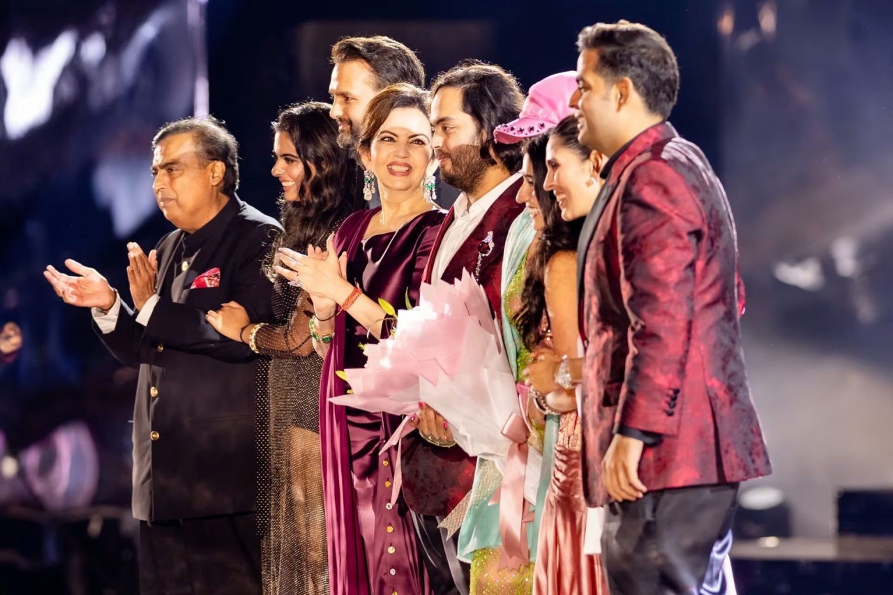 Cận cảnh đám cưới xa hoa bậc nhất của con trai tỷ phú Ấn Độ Mukesh Ambani