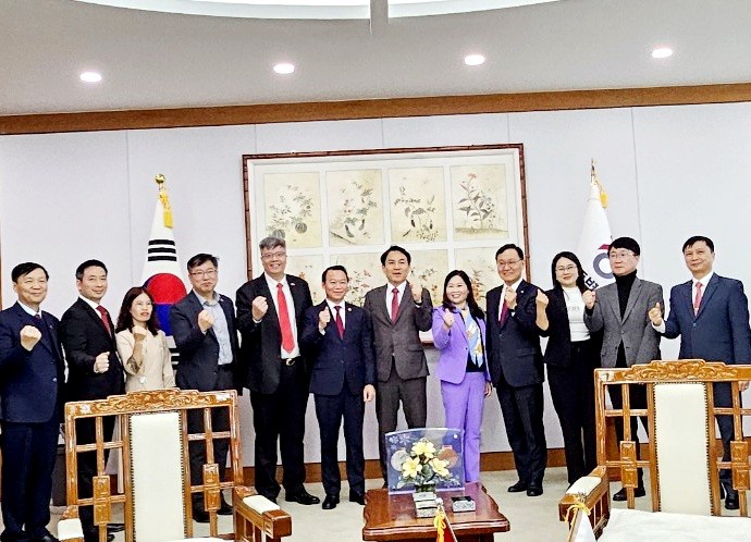 Doanh nhân kiều bào hỗ trợ kết nối tỉnh Yên Bái và tỉnh tự trị đặc biệt Gangwon