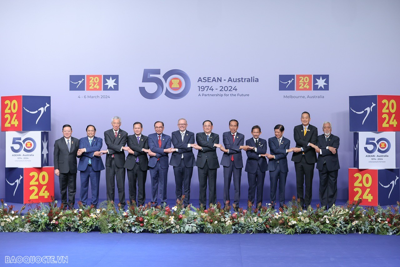 “Năm thập kỷ mà vai trò trung tâm của ASEAN đã giúp củng cố sự ổn định, thịnh vượng và an ninh của khu vực mà chúng ta gọi là nhà”. Năm 2021, ASEAN và Australia đã thực hiện bước đi lịch sử là thiết lập Quan hệ Đối tác Chiến lược Toàn diện. Thương mại hai chiều của Australia với ASEAN trị giá khoảng 180 tỷ USD mỗi năm và hai bên đã đầu tư sang nhau gần 300 tỷ USD.