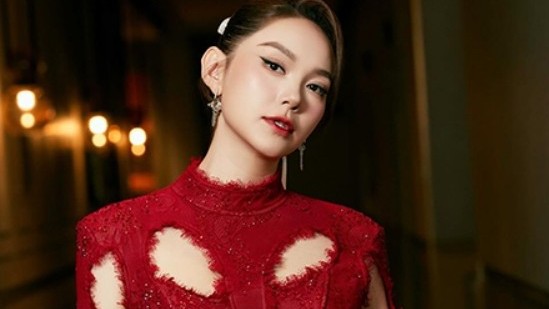 Sao Việt: Hoa hậu Mai Phương Thúy dịu dàng, thanh lịch; Minh Hằng 'đốt mắt' fan bởi vóc dáng bốc lửa