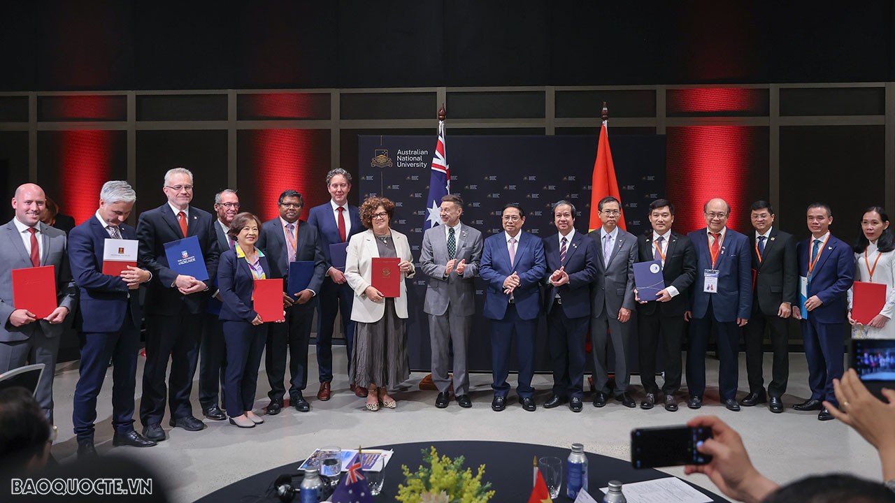 Thủ tướng Chính phủ Phạm Minh Chính tới Auckland, bắt đầu chuyến thăm chính thức New Zealand