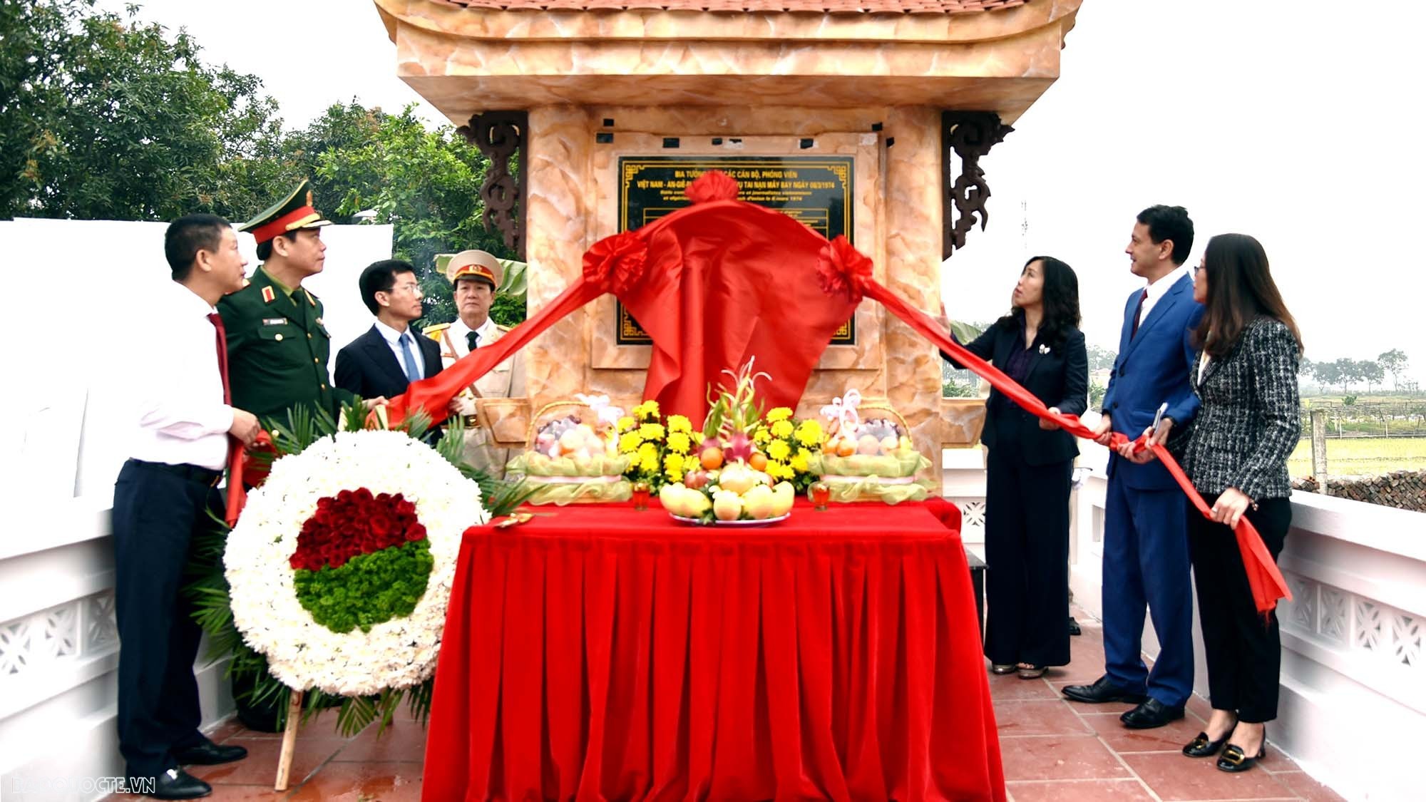 Khánh thành nâng cấp Khu tưởng niệm cán bộ, phóng viên Việt Nam-Algeria hy sinh trong vụ tai nạn máy bay tại Sóc Sơn