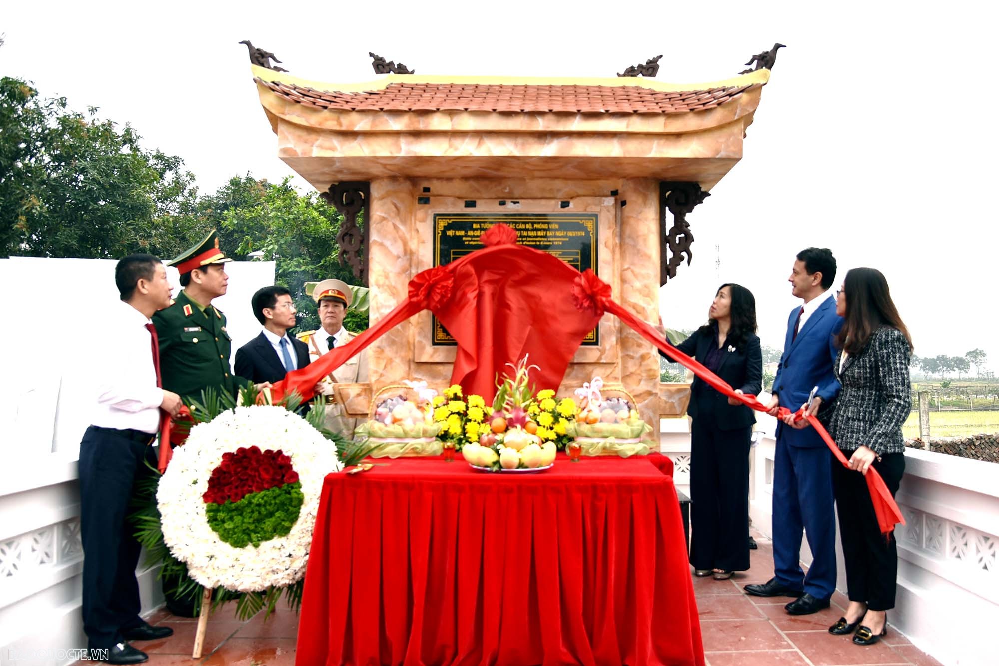 Khánh thành nâng cấp Khu tưởng niệm cán bộ, phóng viên Việt Nam-Algeria hy sịnh trong vụ tai nạn máy bay tại Sóc Sơn năm 1974