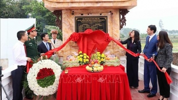 Vietnamese and Algerian victims of 1974 plane crash remembered in Hanoi