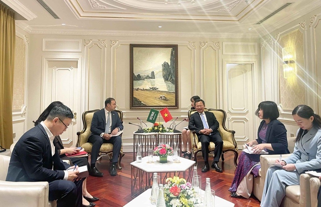 Chủ tịch UBND tỉnh Quảng Ninh tiếp Đại sứ, đại diện các nước và Hiệp hội Doanh nghiệp châu Âu tại Việt Nam