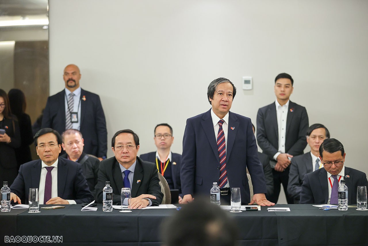 Sáng 10/3, tại thành phố Auckland, trong chương trình chuyến thăm chính thức New Zealand, Thủ tướng Chính phủ Phạm Minh Chính đã tiếp, làm việc với đại diện Tổ chức Kết nối mạng lưới trí thức Việt Nam hoạt động tại New Zealand (VietTechNZ).
