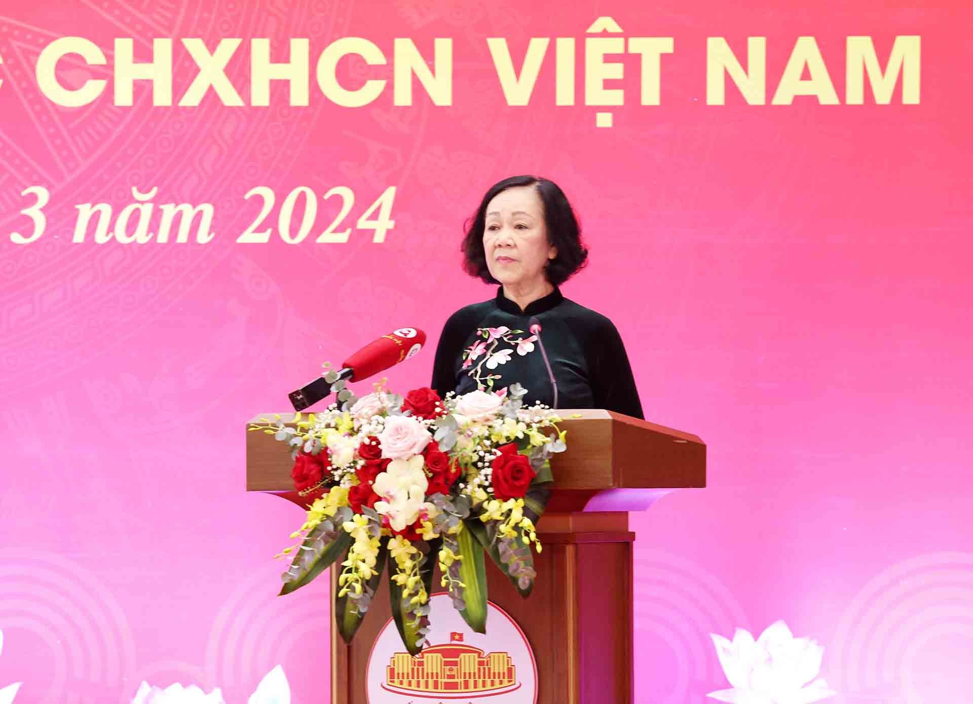 Thường trực Ban Bí thư Trương Thị Mai phát biểu chúc mừng Chủ tịch Quốc hội Vương Đình Huệ. (Nguồn: TTXVN)