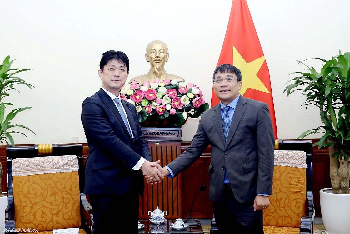 Vietnamese, Japanese Deputy Foreign Ministers hold talks in Hanoi