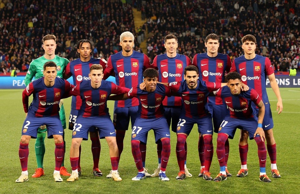 Đội hình xuất phát của chủ nhà Barca.