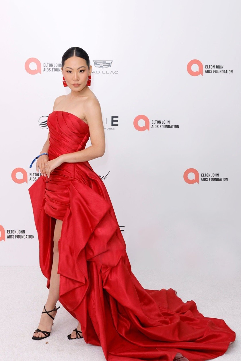 Oscar 2024: Dàn mỹ nhân quốc tế diện đầm nhà thiết kế Việt Nam