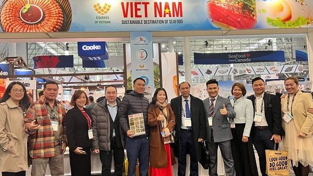 Cộng đồng doanh nhân Việt tại Mỹ tọa đàm với Đại sứ Nguyễn Quốc Dũng tại Hội chợ thủy sản Bắc Mỹ